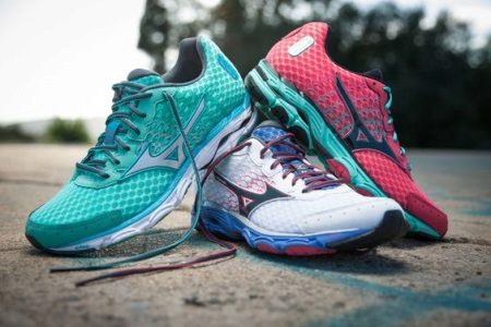Кросівки Мізуно (47 фото): моделі Mizuno Wave, для настільного тенісу, відгуки про жіночих кросівках, таблиця розмірів