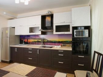 Кухні венге (75 фото): поєднання кухонного гарнітура венге з білим і бежевим, приклади дизайну інтер’єру з кутовою кухнею кольору венге
