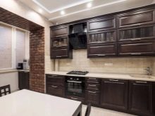 Кухні венге (75 фото): поєднання кухонного гарнітура венге з білим і бежевим, приклади дизайну інтер’єру з кутовою кухнею кольору венге