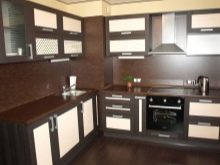 Кухні венге (75 фото): поєднання кухонного гарнітура венге з білим і бежевим, приклади дизайну інтер’єру з кутовою кухнею кольору венге