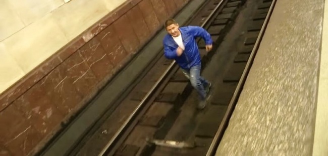 Що робити, якщо ви впали з платформи в метро